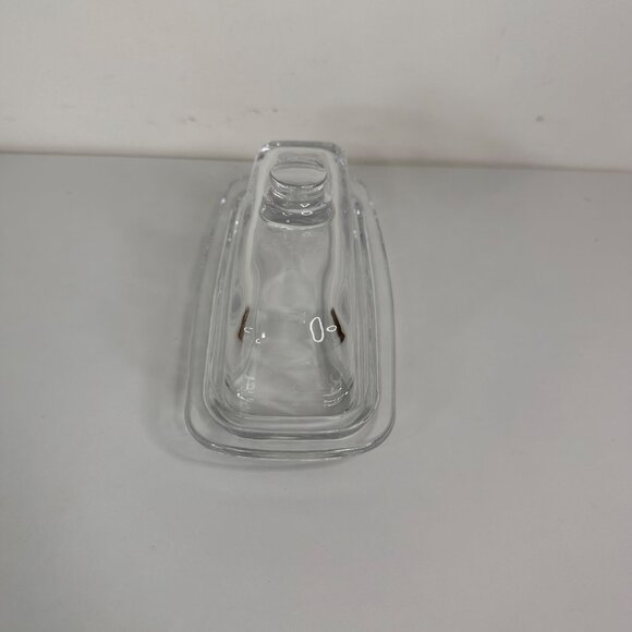 Clear Glass Butter Dish With Lid Elegant Design Fits Standard Butter Sticks - Picture 2 of 6